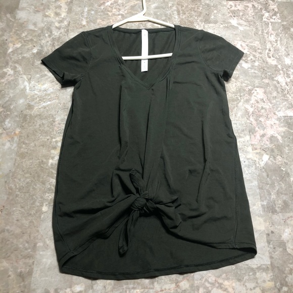 lululemon athletica Tops - Lululemon short sleeve twist front